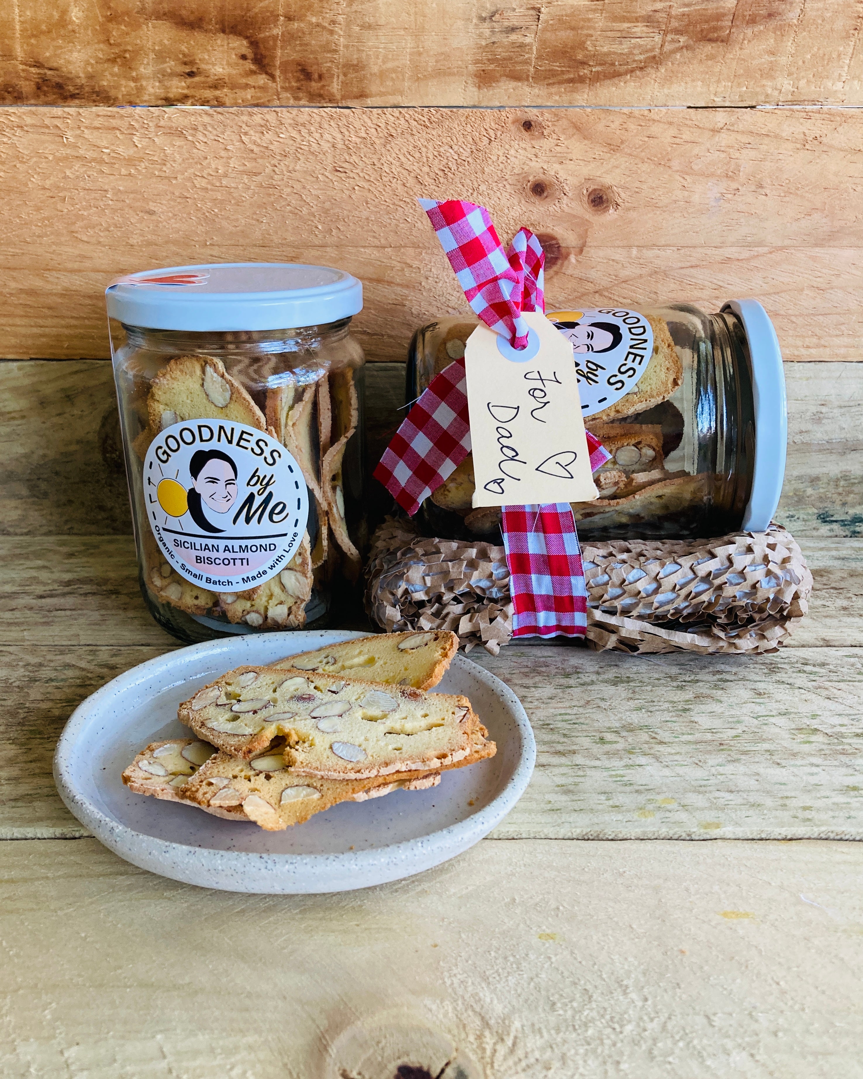 Biscotti and Ceramic Plate Bundle
